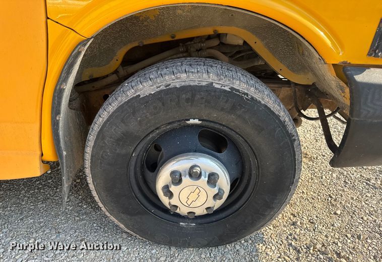 image for item DW3444 2005 Chevrolet Express G3500 school bus