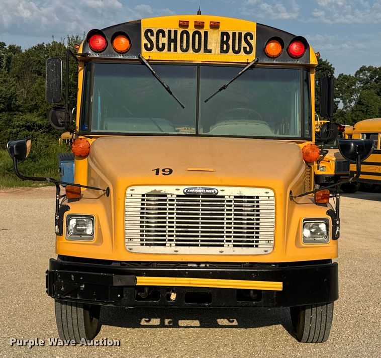 image for item DW3445 2004 Thomas Built school bus
