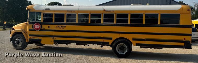 image for item DW3445 2004 Thomas Built school bus