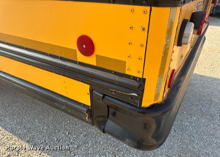 image for item DW3445 2004 Thomas Built school bus