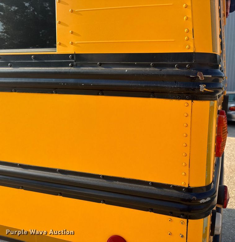 image for item DW3445 2004 Thomas Built school bus