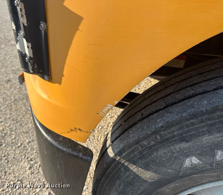 image for item DW3445 2004 Thomas Built school bus