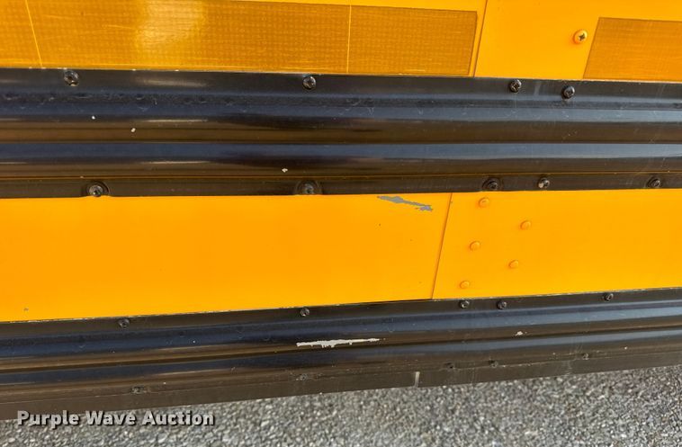 image for item DW3445 2004 Thomas Built school bus