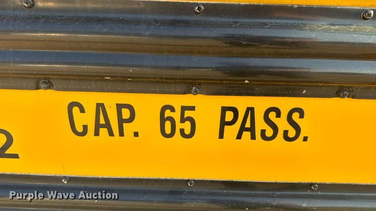 image for item DW3445 2004 Thomas Built school bus