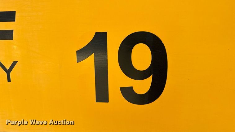 image for item DW3445 2004 Thomas Built school bus