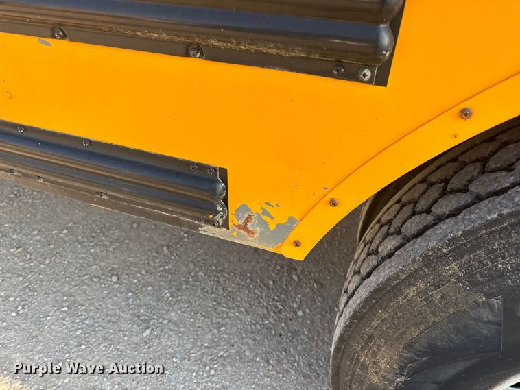 image for item DW3445 2004 Thomas Built school bus