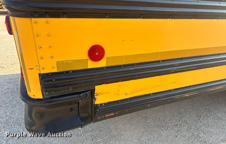 image for item DW3445 2004 Thomas Built school bus