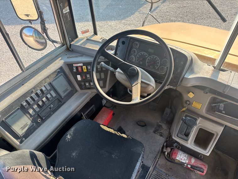 image for item DW3445 2004 Thomas Built school bus