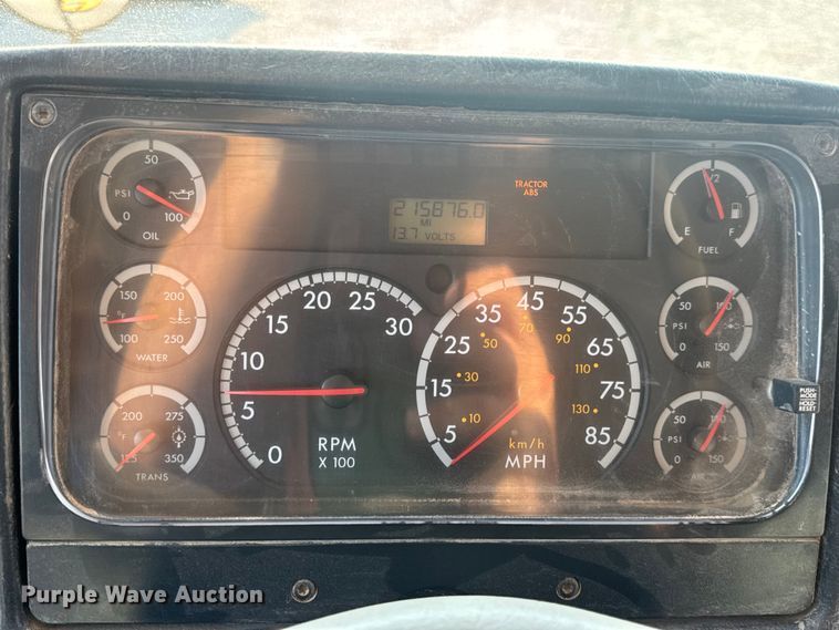 image for item DW3445 2004 Thomas Built school bus