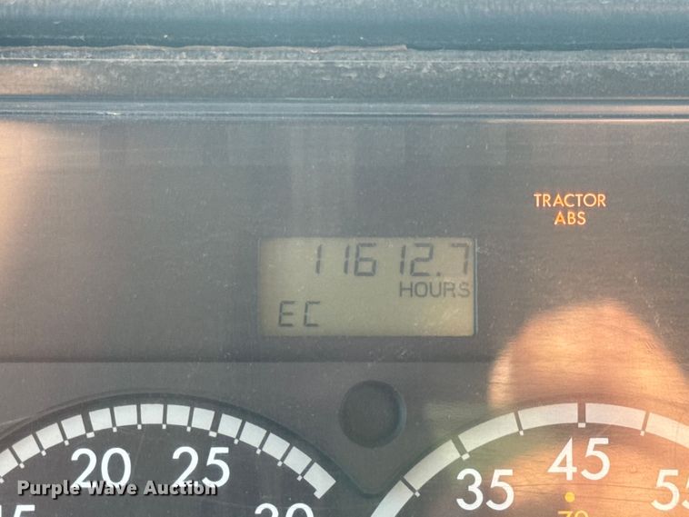 image for item DW3445 2004 Thomas Built school bus