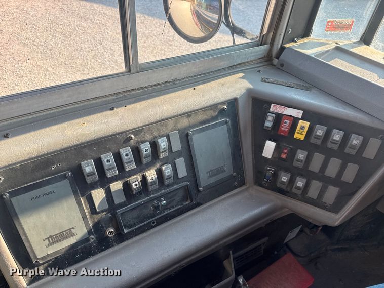 image for item DW3445 2004 Thomas Built school bus