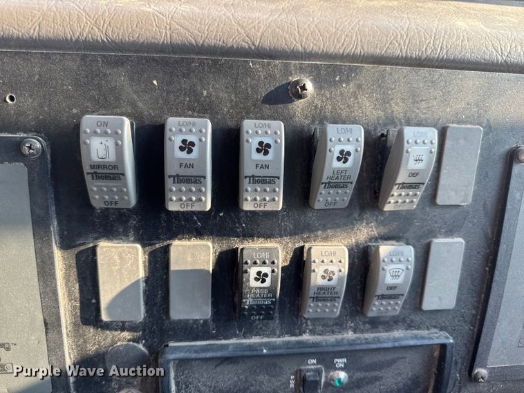 image for item DW3445 2004 Thomas Built school bus