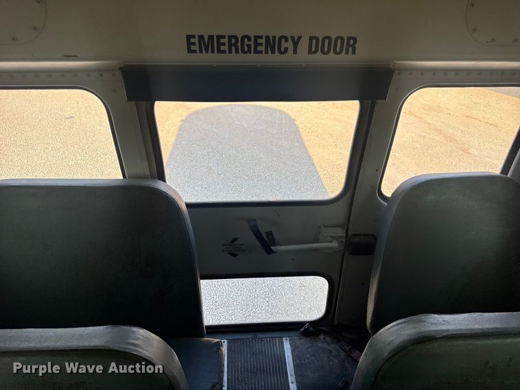 image for item DW3445 2004 Thomas Built school bus