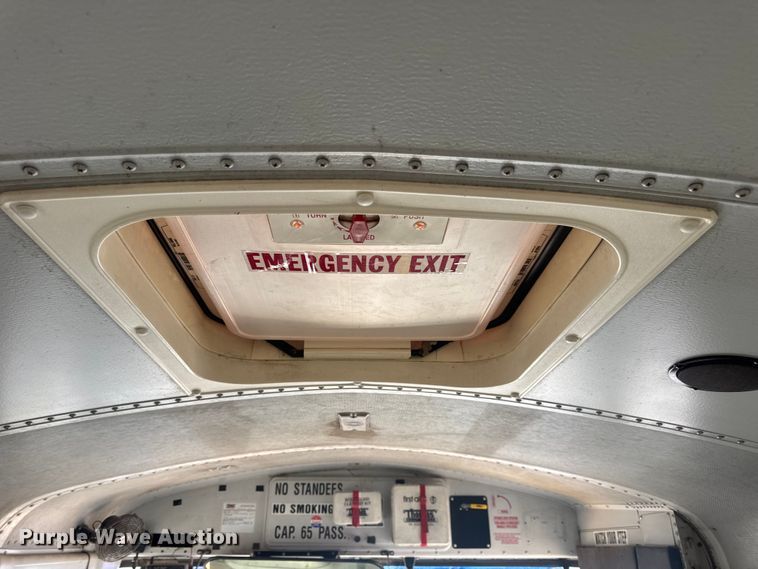 image for item DW3445 2004 Thomas Built school bus