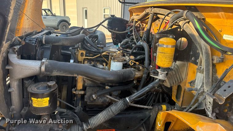 image for item DW3445 2004 Thomas Built school bus