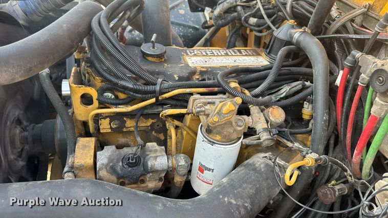 image for item DW3445 2004 Thomas Built school bus