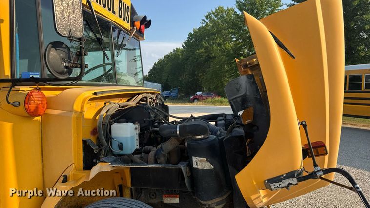 image for item DW3445 2004 Thomas Built school bus