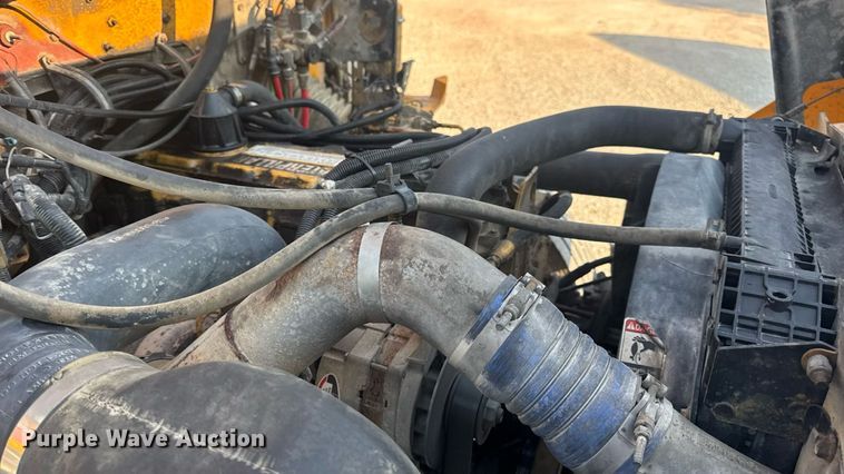 image for item DW3445 2004 Thomas Built school bus