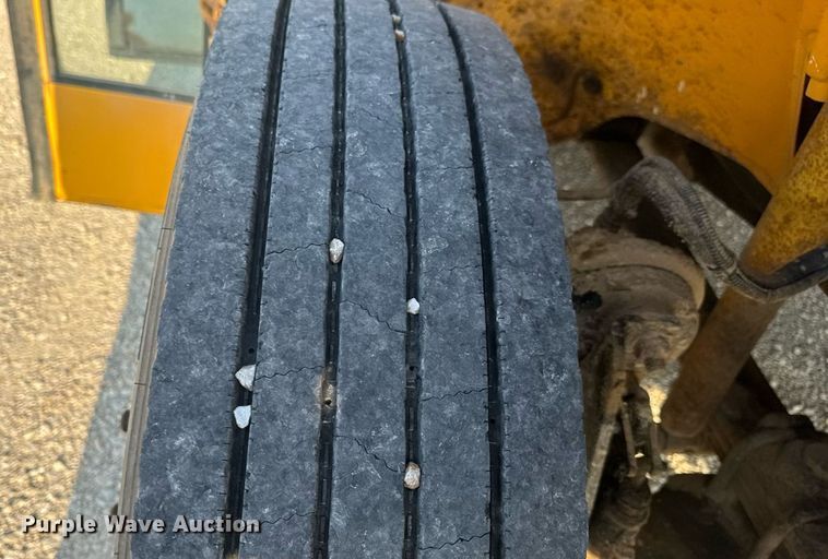 image for item DW3445 2004 Thomas Built school bus