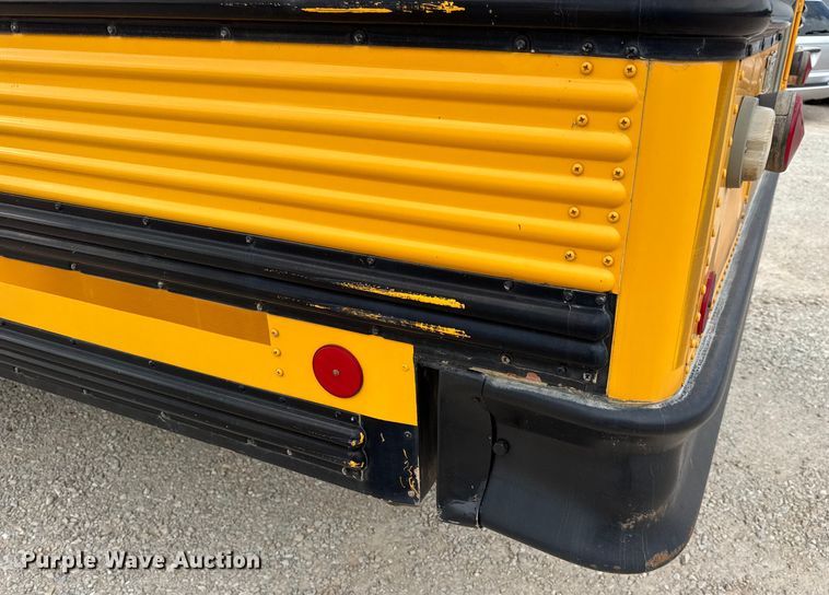 image for item DW3446 2001 Thomas Built school bus