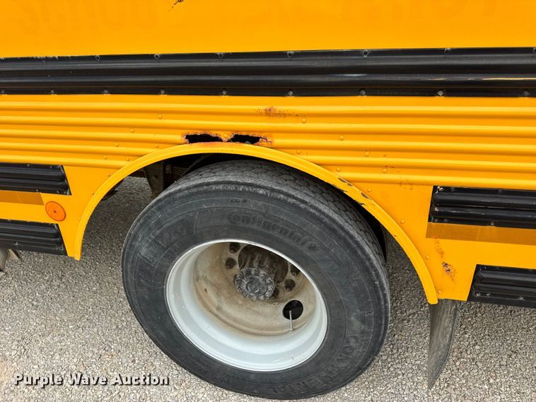 image for item DW3446 2001 Thomas Built school bus