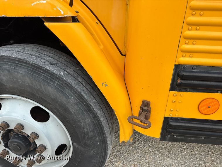 image for item DW3446 2001 Thomas Built school bus