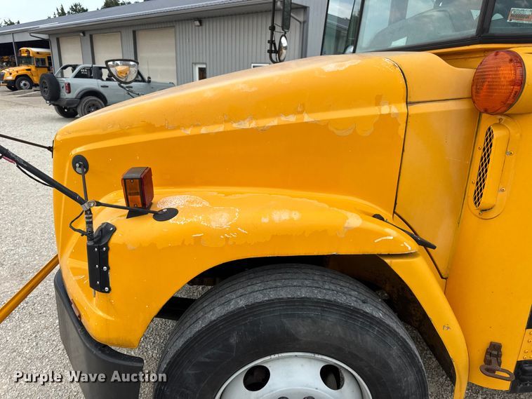 image for item DW3446 2001 Thomas Built school bus