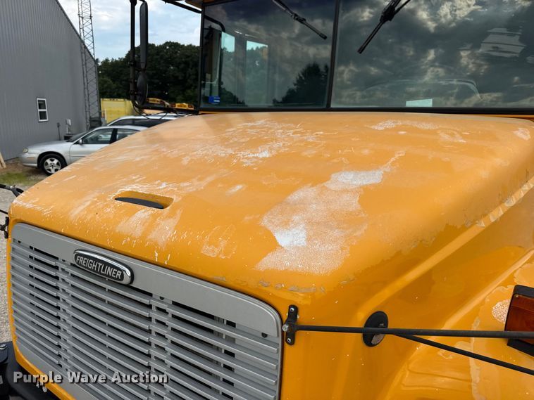 image for item DW3446 2001 Thomas Built school bus