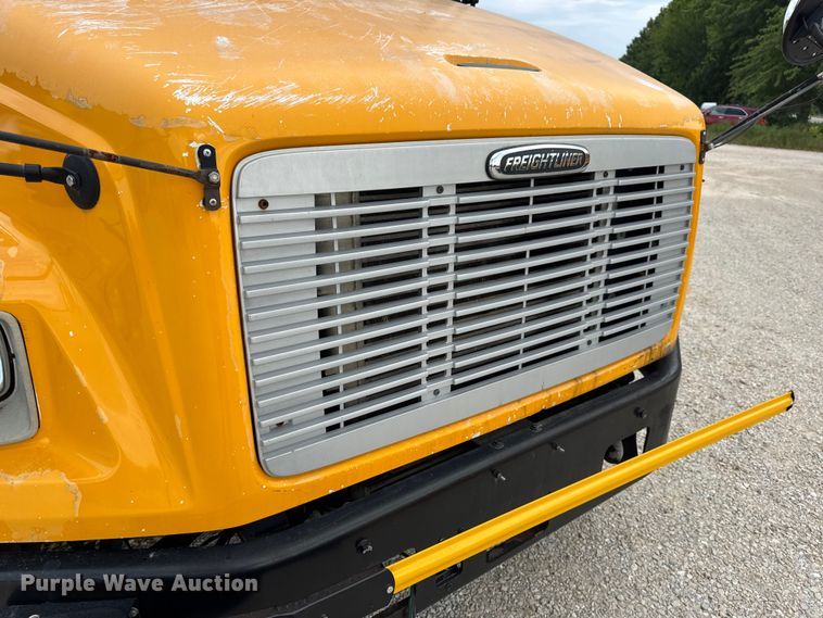 image for item DW3446 2001 Thomas Built school bus