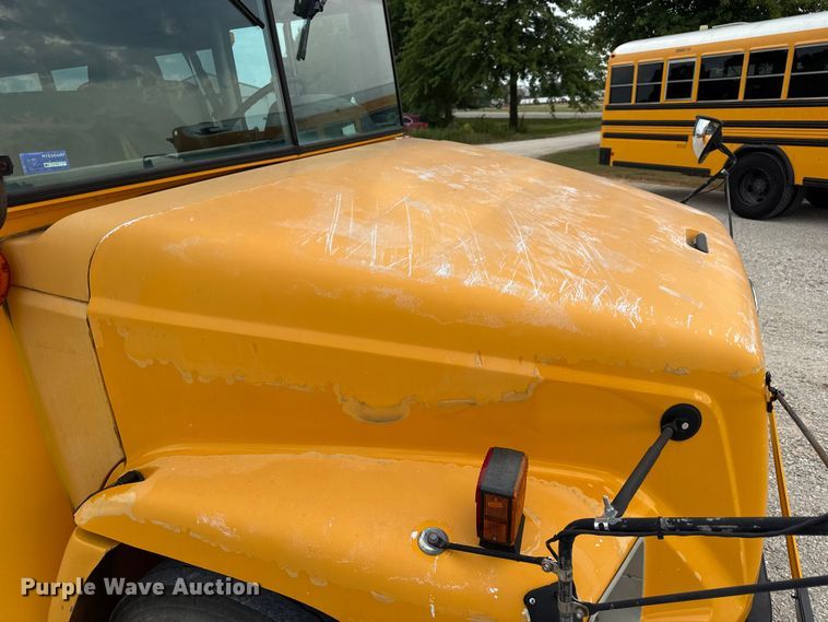 image for item DW3446 2001 Thomas Built school bus