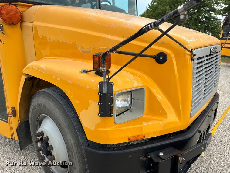 image for item DW3446 2001 Thomas Built school bus