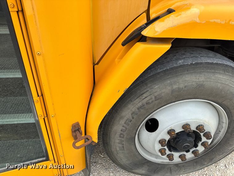 image for item DW3446 2001 Thomas Built school bus