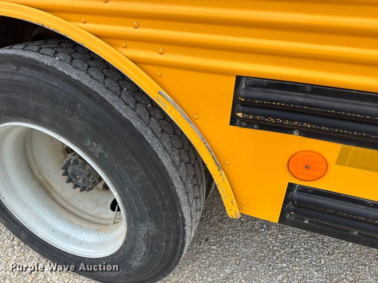 image for item DW3446 2001 Thomas Built school bus