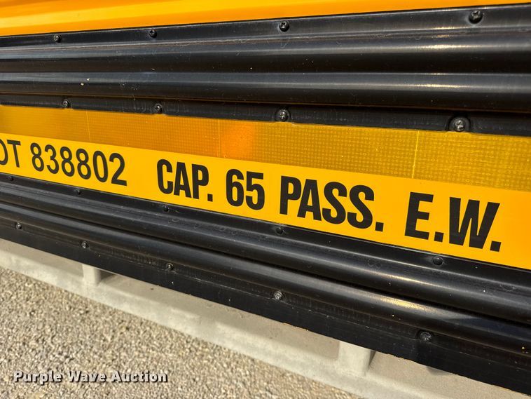 image for item DW3446 2001 Thomas Built school bus