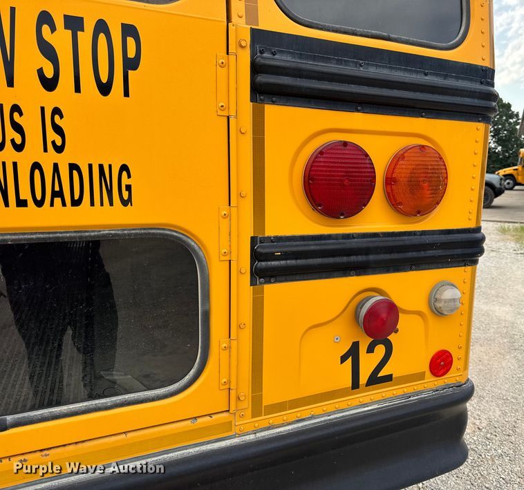 image for item DW3446 2001 Thomas Built school bus