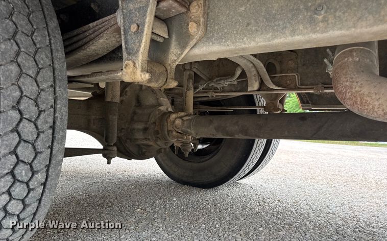 image for item DW3446 2001 Thomas Built school bus