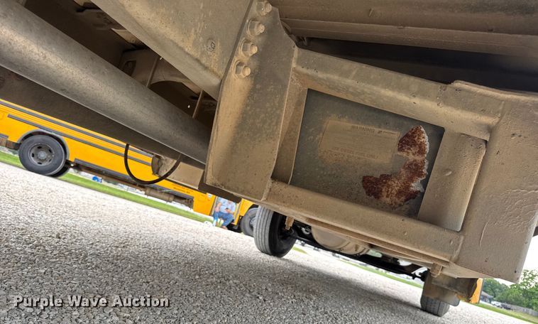 image for item DW3446 2001 Thomas Built school bus