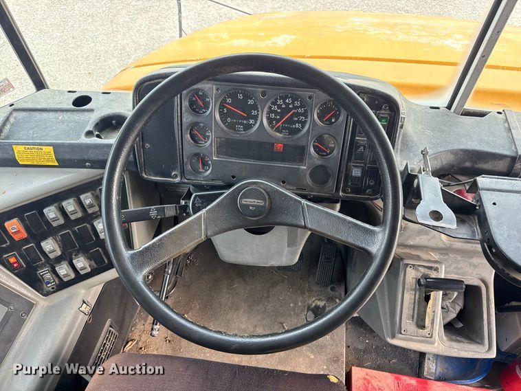 image for item DW3446 2001 Thomas Built school bus