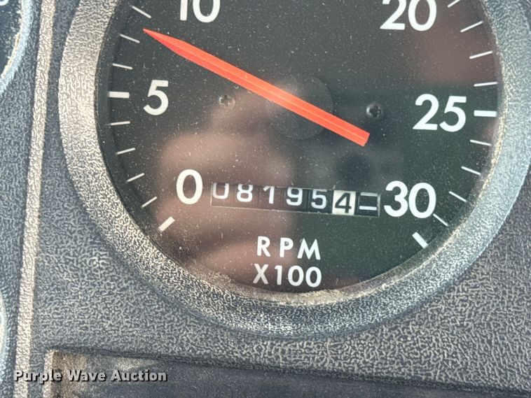 image for item DW3446 2001 Thomas Built school bus