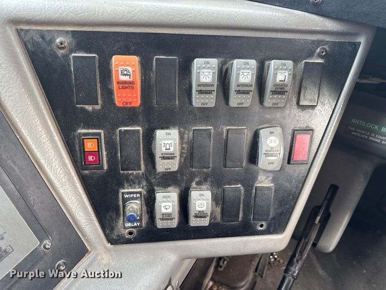 image for item DW3446 2001 Thomas Built school bus