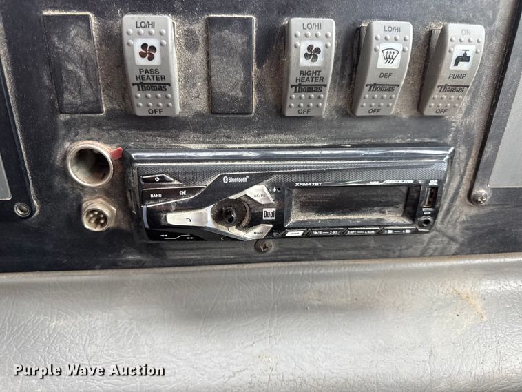 image for item DW3446 2001 Thomas Built school bus