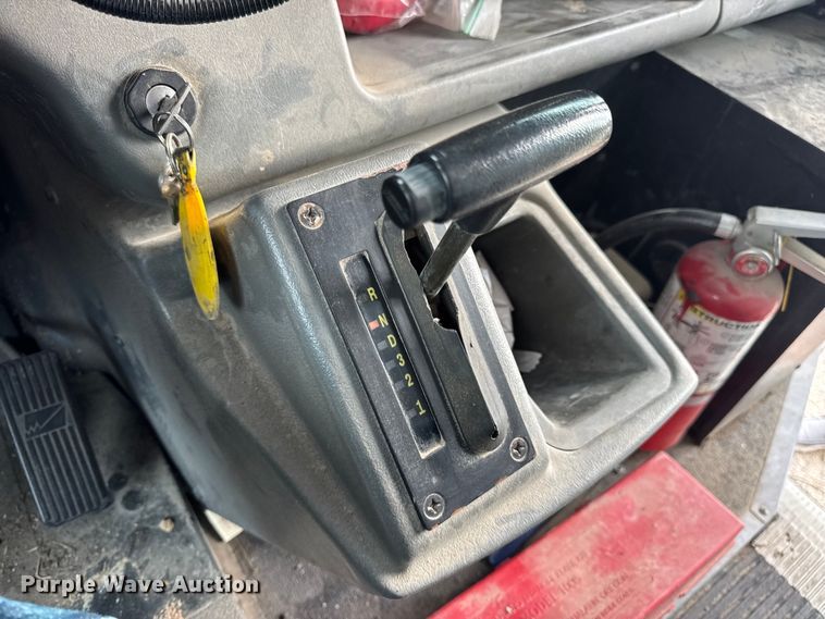 image for item DW3446 2001 Thomas Built school bus