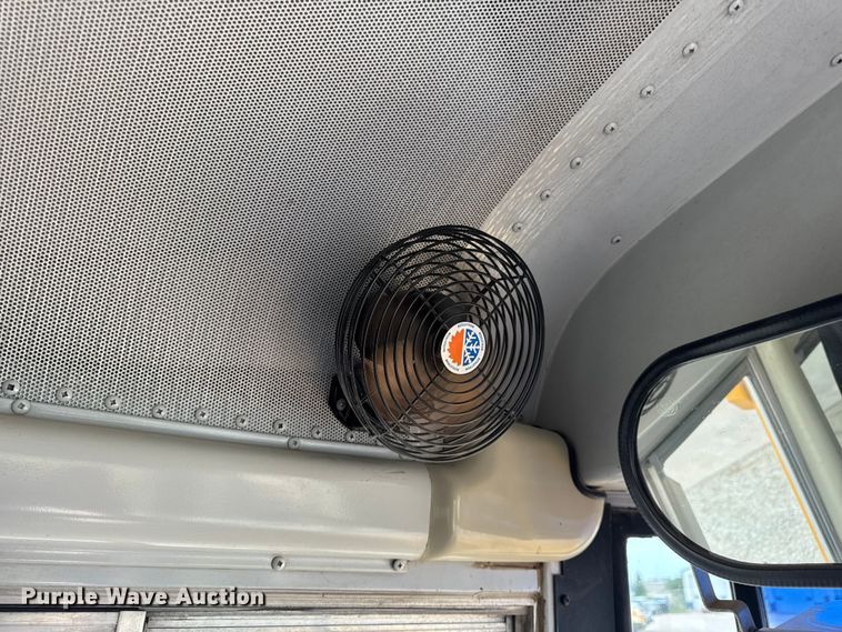 image for item DW3446 2001 Thomas Built school bus