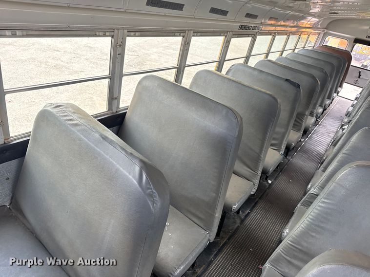 image for item DW3446 2001 Thomas Built school bus