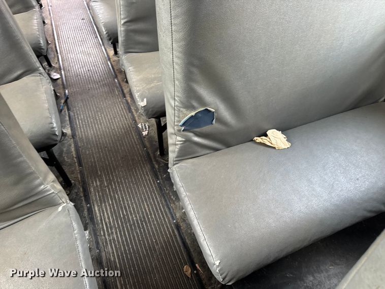 image for item DW3446 2001 Thomas Built school bus