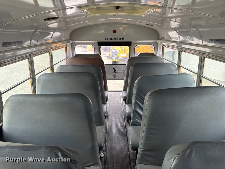 image for item DW3446 2001 Thomas Built school bus