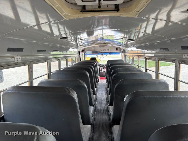 image for item DW3446 2001 Thomas Built school bus