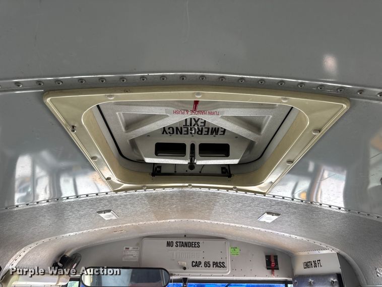 image for item DW3446 2001 Thomas Built school bus