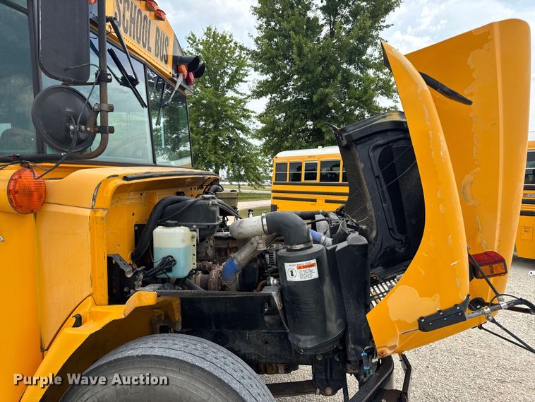 image for item DW3446 2001 Thomas Built school bus