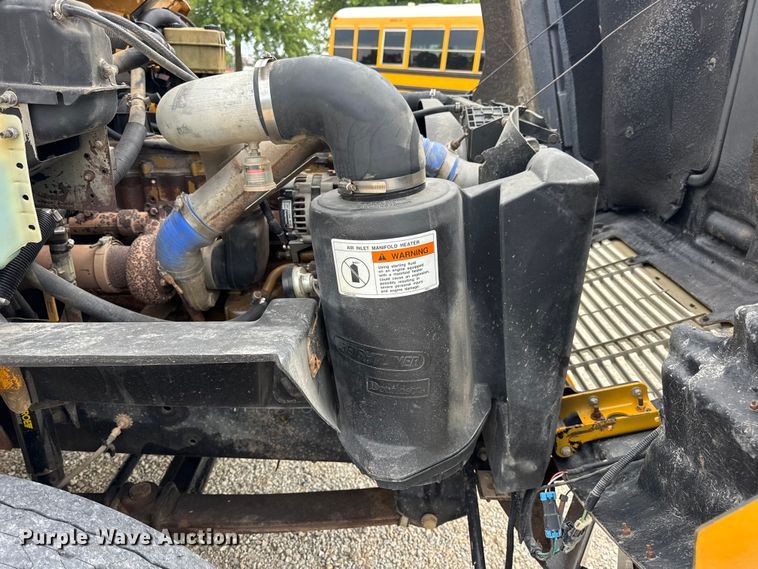 image for item DW3446 2001 Thomas Built school bus